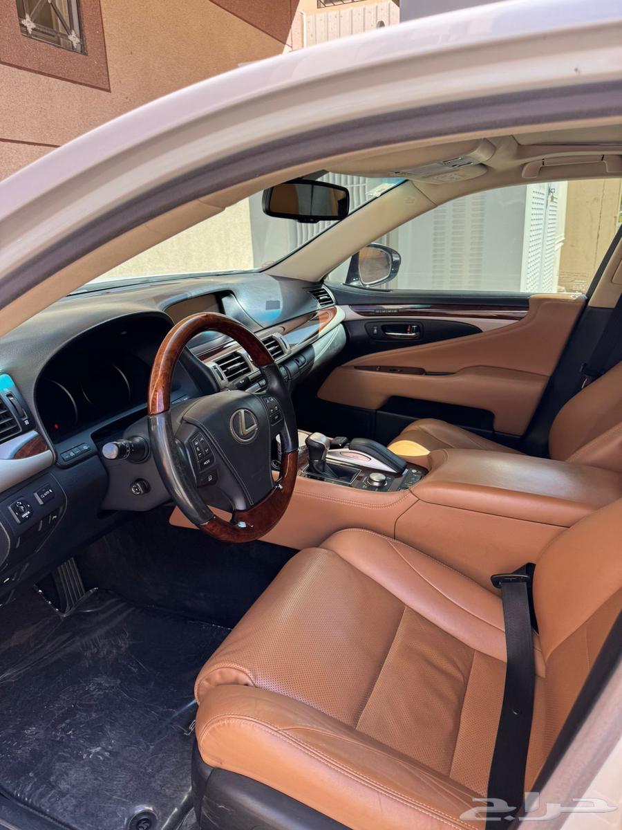 I am selling a Lexus63206901038467113