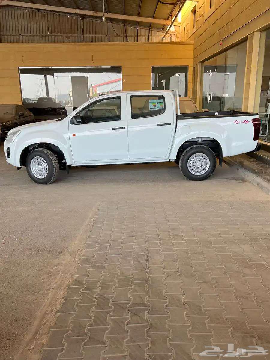Isuzu D-Max GMMT 2024 available on installment of 1424 at Al-Hassan63206897999746111