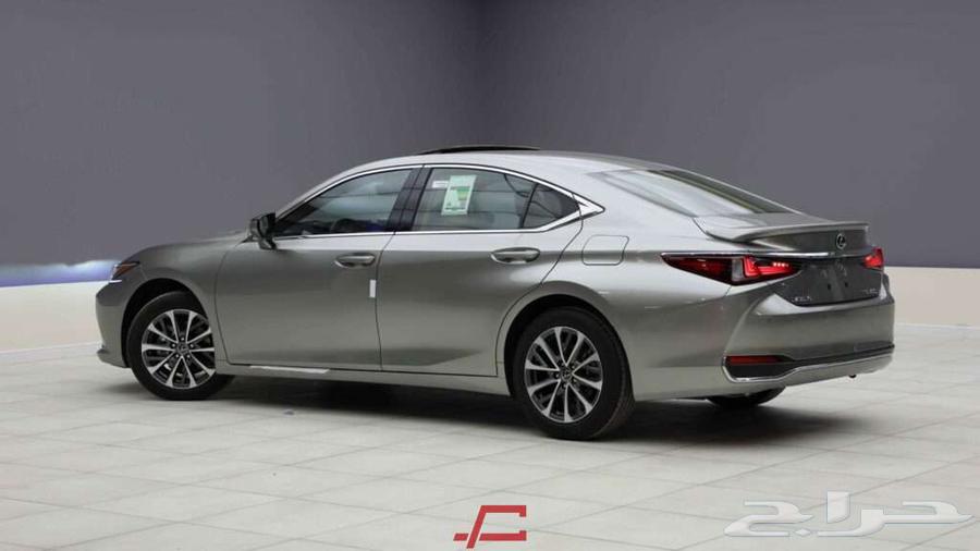 Lexus ES models are available in Saudi Arabia with zero-profit two-payment financing options.63201180524418112
