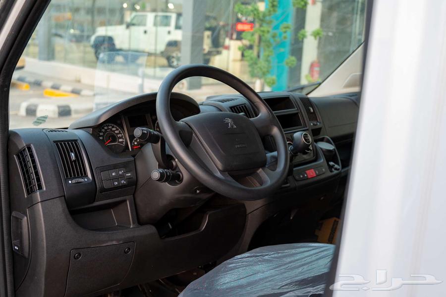 Peugeot Boxer van with 2.3 turbo diesel, manual transmission63205381157635114