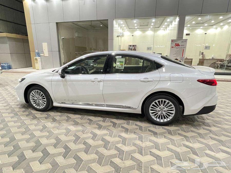 Toyota Camry LE gasoline model 202563206914451074114