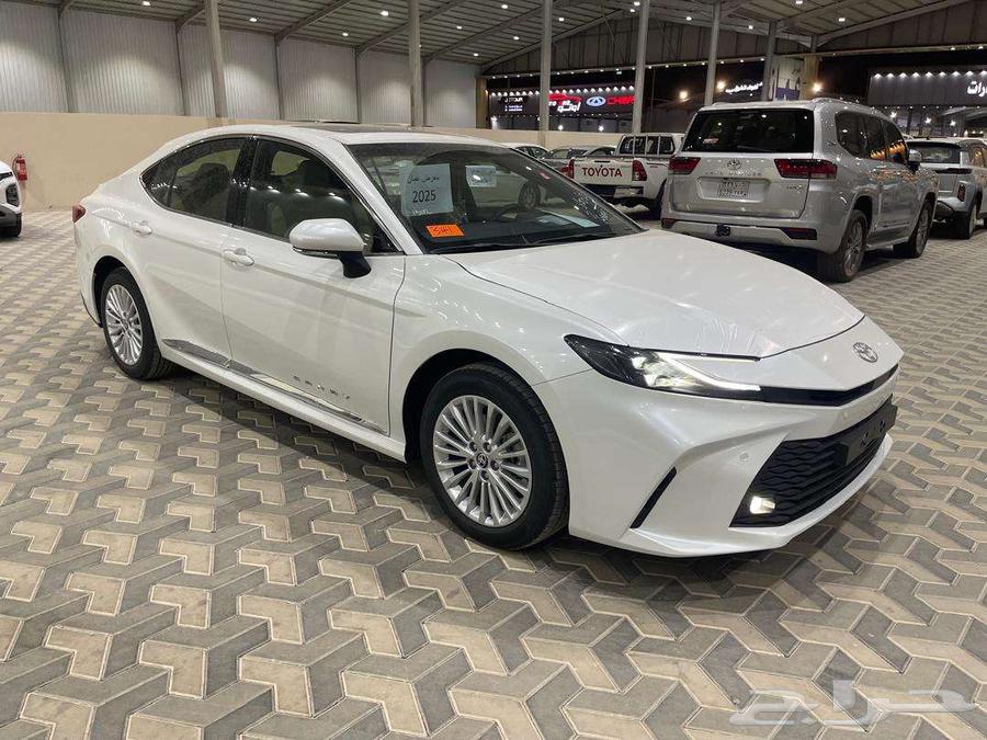 Toyota Camry LE gasoline model 202563206914451074112