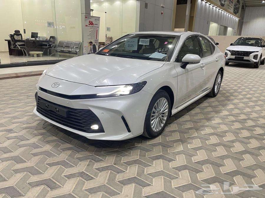 Toyota Camry LE gasoline model 202563206914451074111