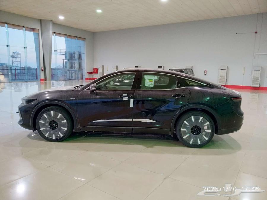 Imported Al-Yahya Crown Majesta 2.4 liter turbo hybrid full panoramic 202563206917719683114