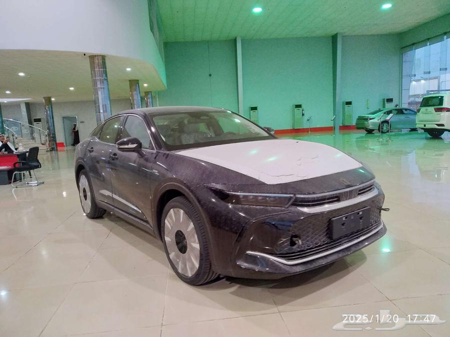 Imported Al-Yahya Crown Majesta 2.4 liter turbo hybrid full panoramic 202563206917719683113