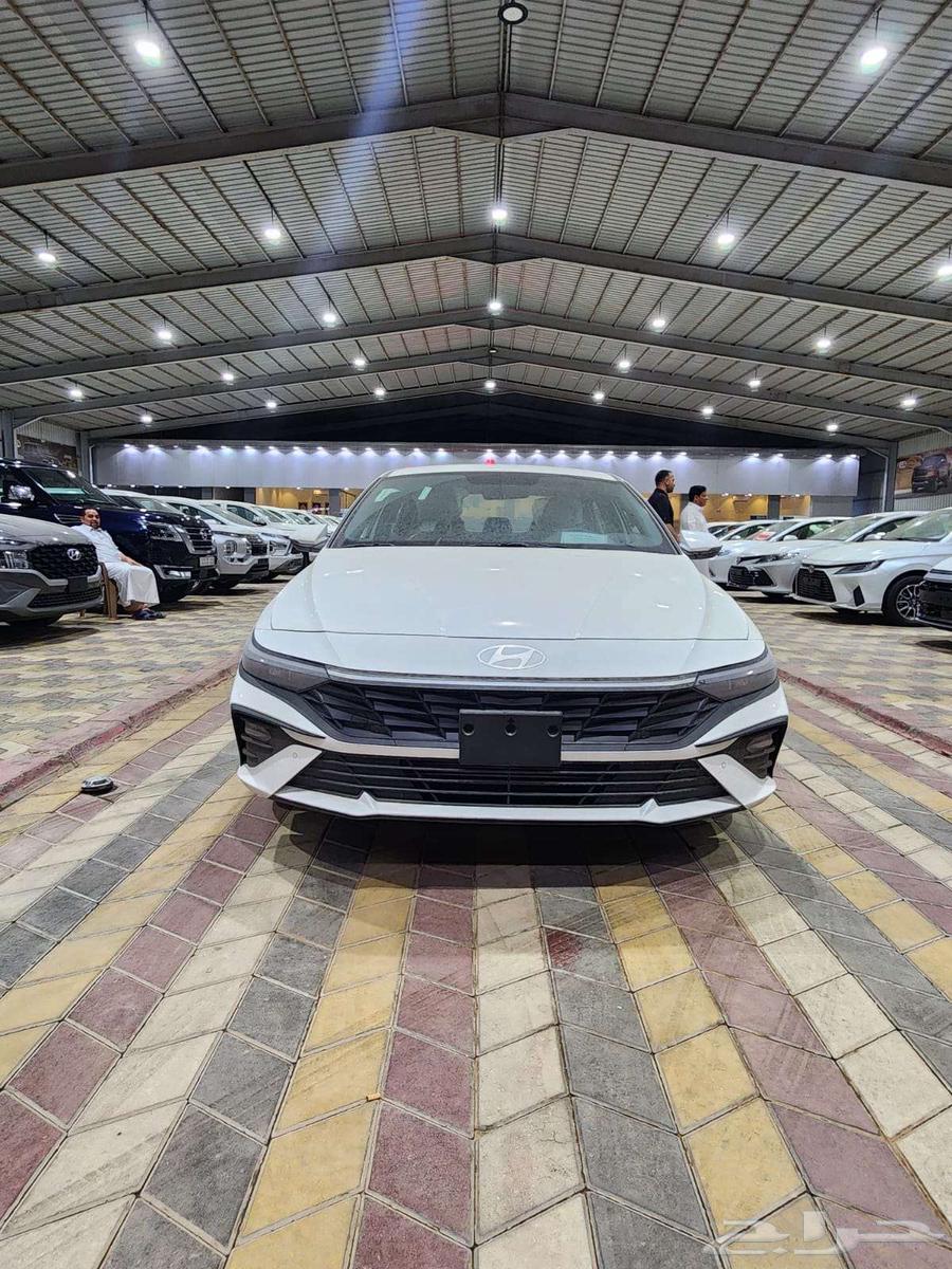 Hyundai Elantra Smart 2.0 Saudi 202563205935529218112