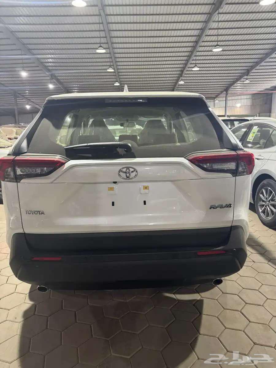 Toyota RAV4 LE gasoline standard without 4WD 202563202723432834113