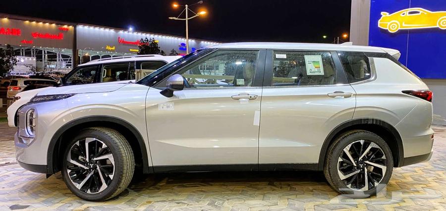 Mitsubishi Outlander 4x4 fully loaded 7-seater 202463203202984321112