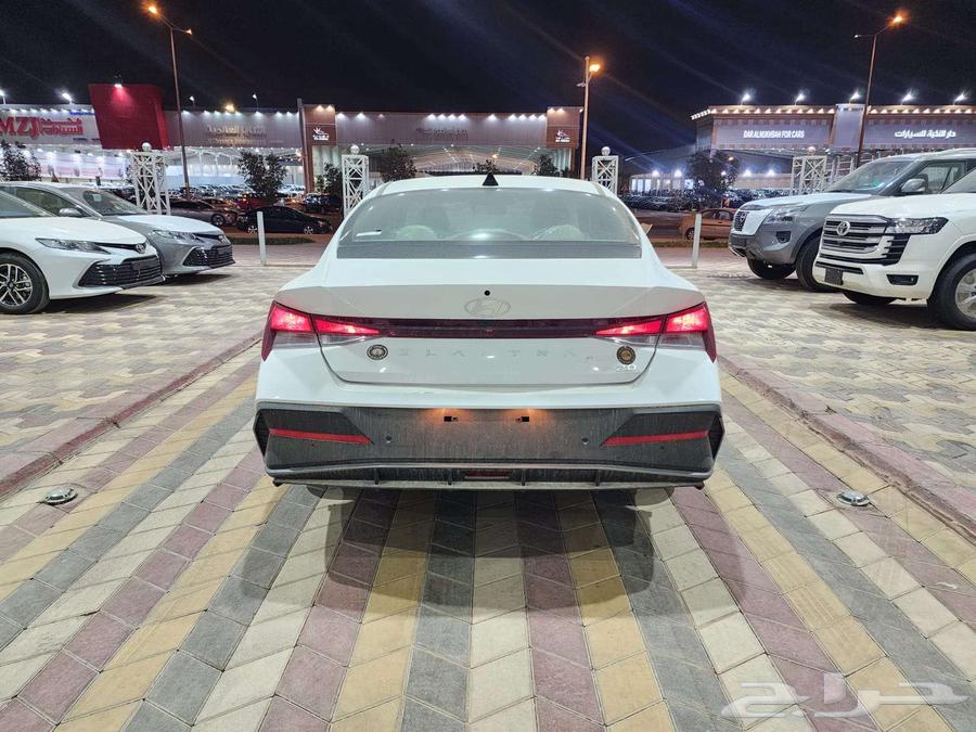 Hyundai Elantra Smart 2.0 Saudi 202563205935529218114