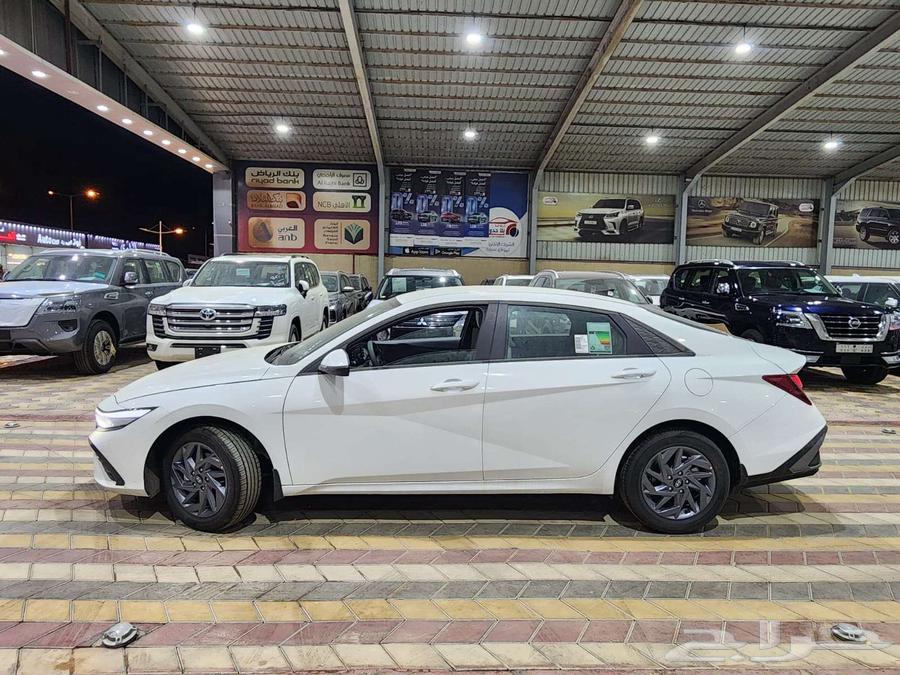 Hyundai Elantra Smart 2.0 Saudi 202563205935529218111