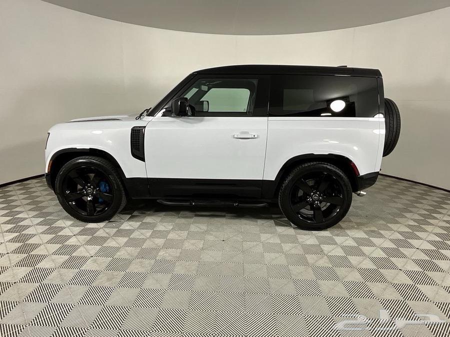 Defender 90 V8 eight-cylinder 2022 at a special price63202695764737111