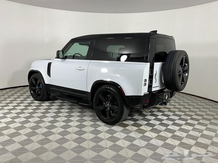 Defender 90 V8 eight-cylinder 2022 at a special price63202695764737112