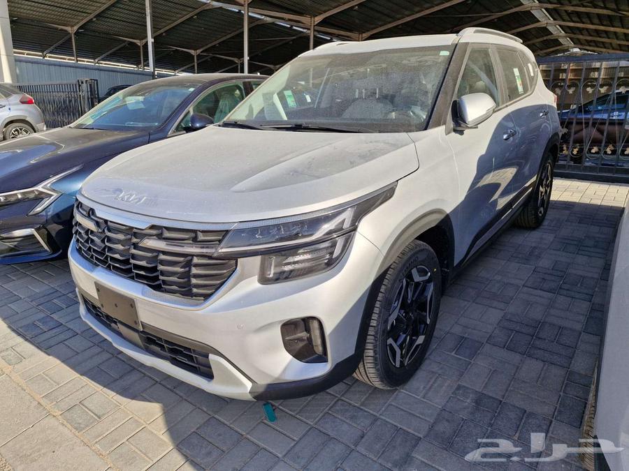 Kia Seltos 2025 half full panorama63203226684291114