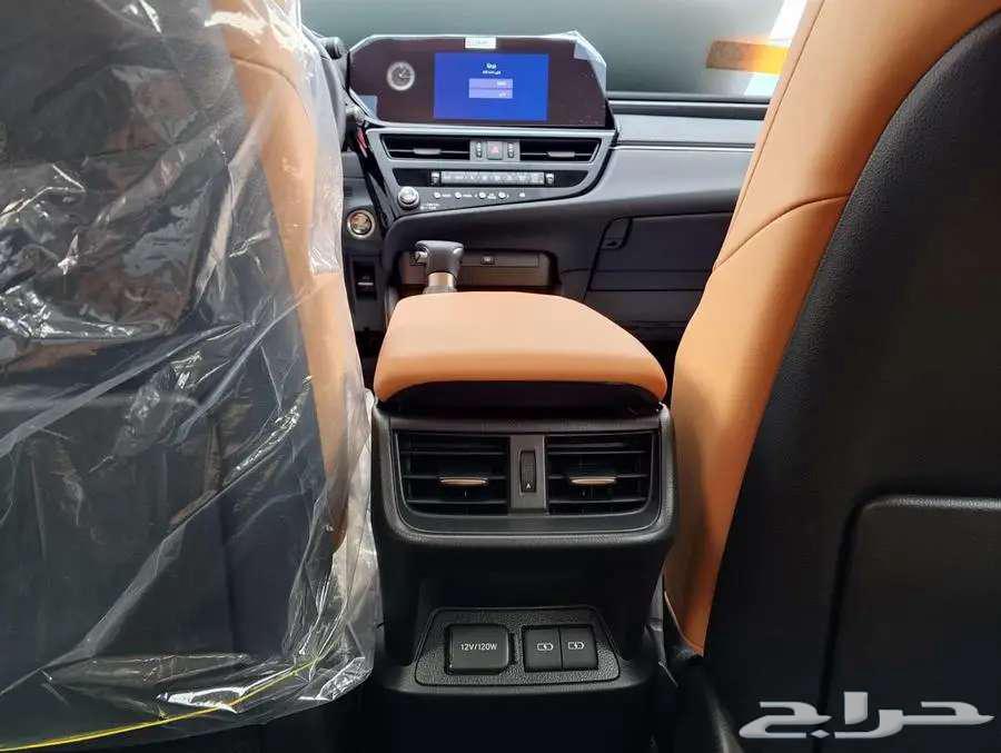 Lexus ES 250 AA 2025 model, agent Abdul Latif Jameel63204338534531111