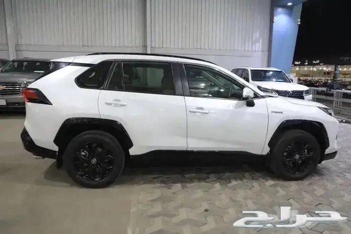 Toyota RAV4 XLE Hybrid 2023 with sunroof63198172331522113