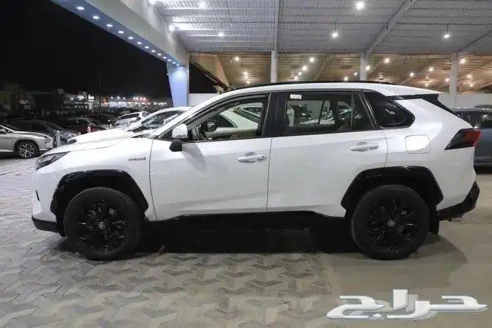 Toyota RAV4 XLE Hybrid 2023 with sunroof63198172331522114