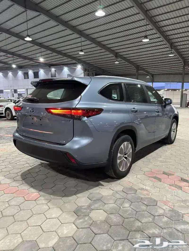 Toyota Highlander GLE Model 202463197680275970111