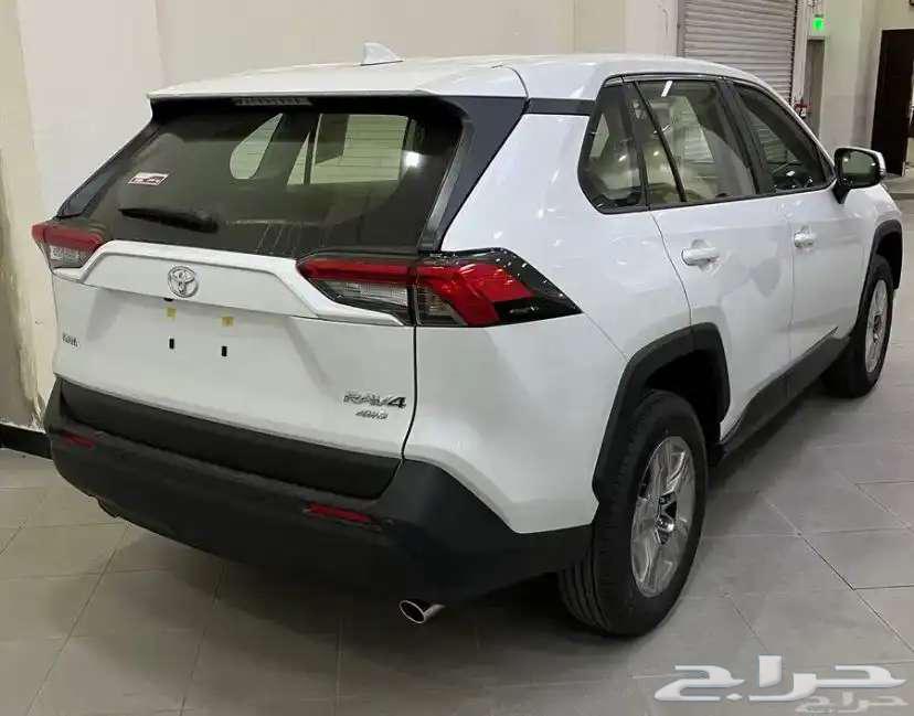Toyota RAV4 LE without 4WD gasoline 202563199155426819112