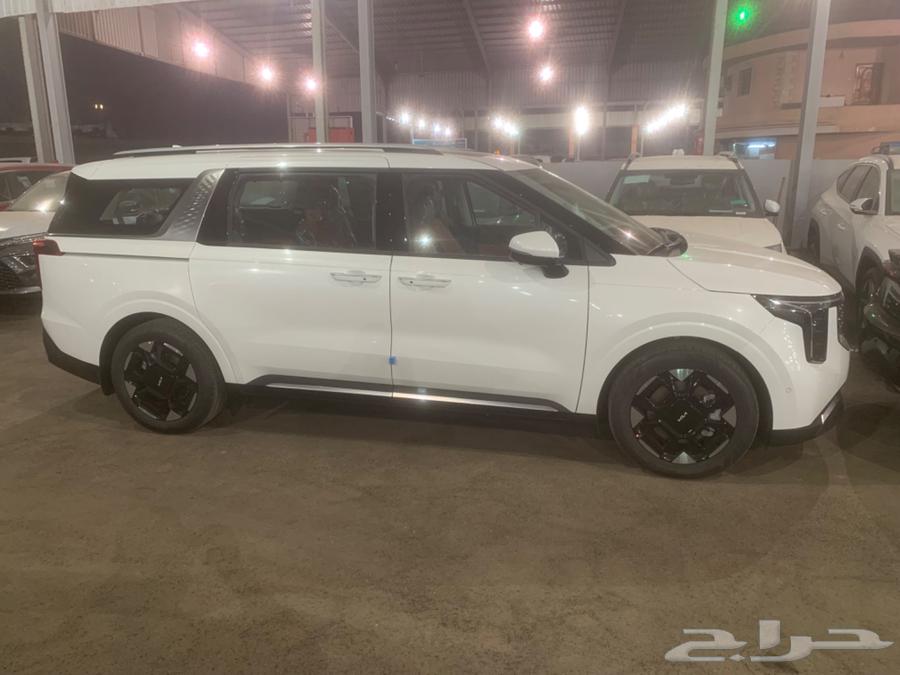 Kia Carnival Standard and Full trim 2025 model, available for cash purchase or financing offers63198171612290111