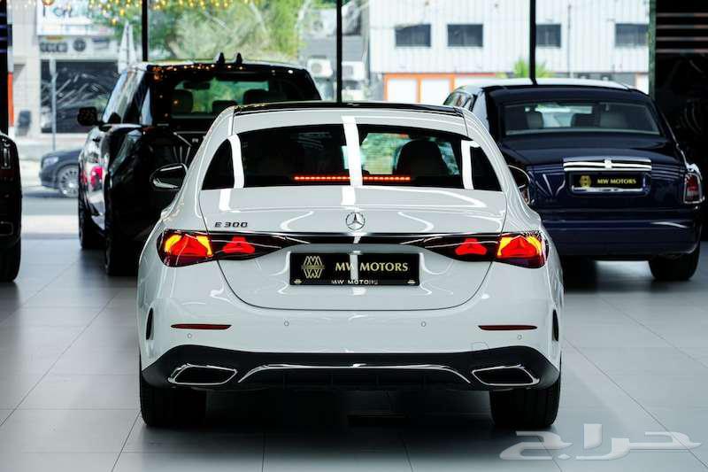 Mercedes E 300 2024 model, Gulf white, Catalan beige, zero kilometers63193641354499114