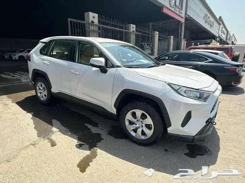 2025 Toyota RAV4 XLE, half full, keyless entry, available for cash or installments63192115167873112