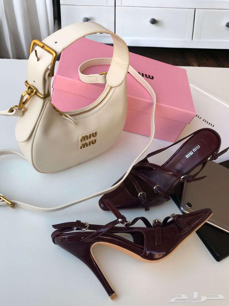 حذاء كعب ميو ميو مع طقم احذية شنطة ماركة MIU MIU مع ملحقات63130703190787113