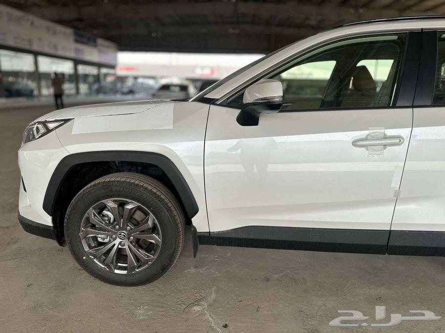 Toyota RAV4 XLE Half Full 202563188203141763113