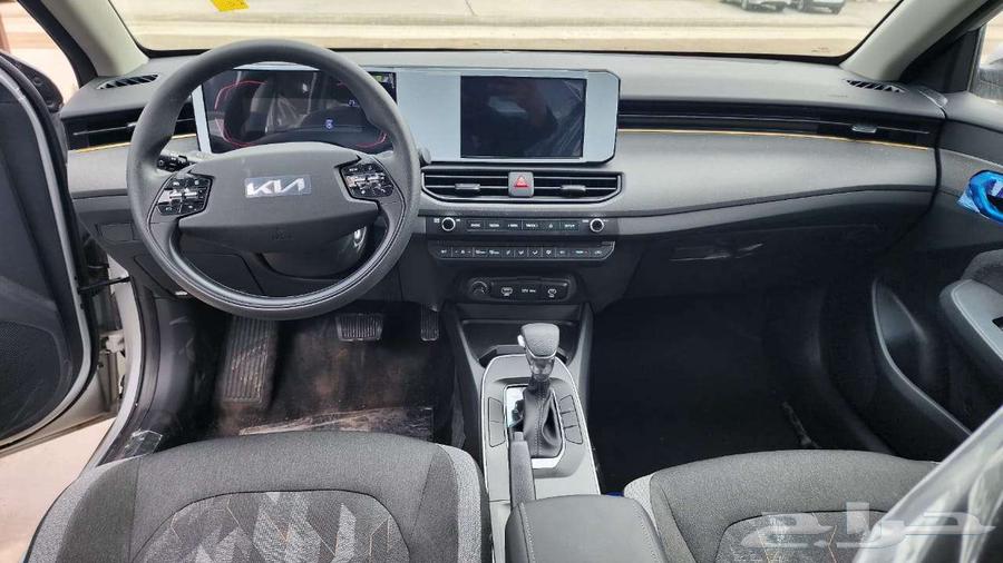 Kia K3 Standard 2024 available with various colors and excellent prices63186803203203113