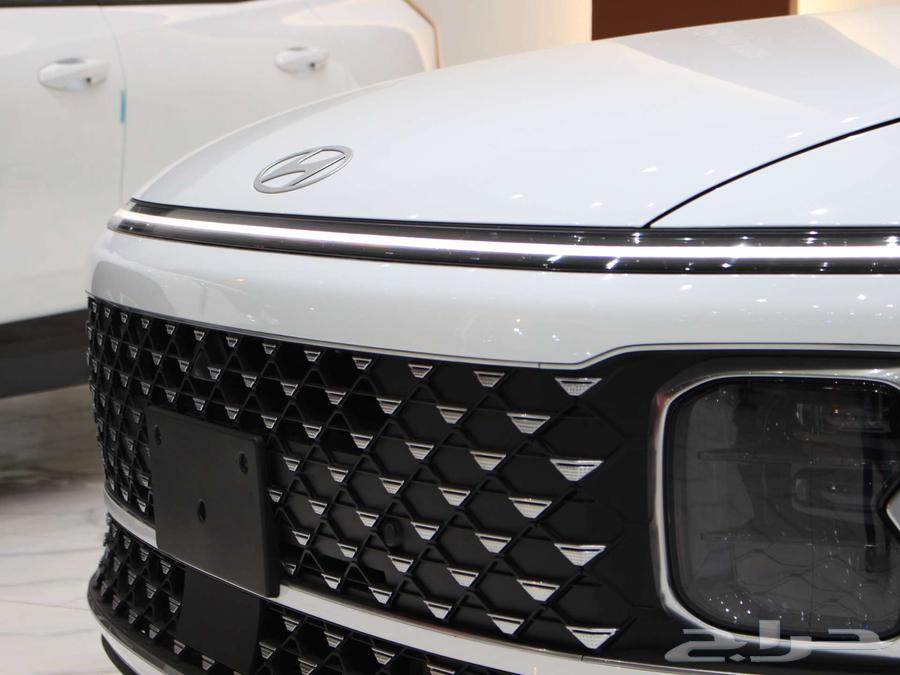 هيونداي ازيرا EXCLUSIVE 2025 بسعر 156.975 شامل الضريبة63185283633539114