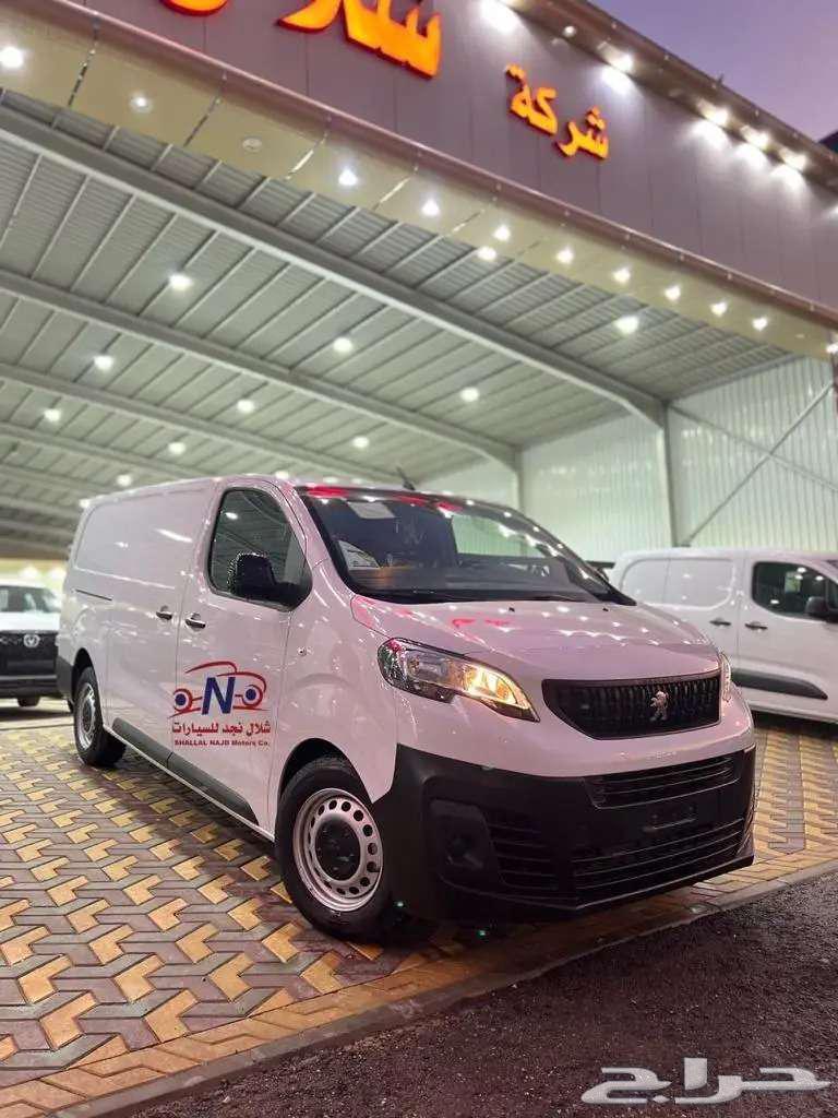 2024 diesel automatic cargo bus - 1400 riyals per month631832830688031122