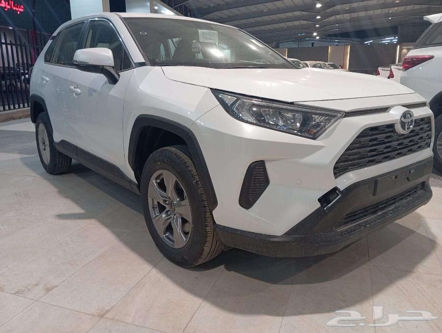 Toyota RAV4 LE Standard without double gasoline 202563181803517827112