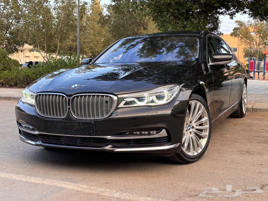 (( تم البيع )). BMW 750 Li63178928905730111