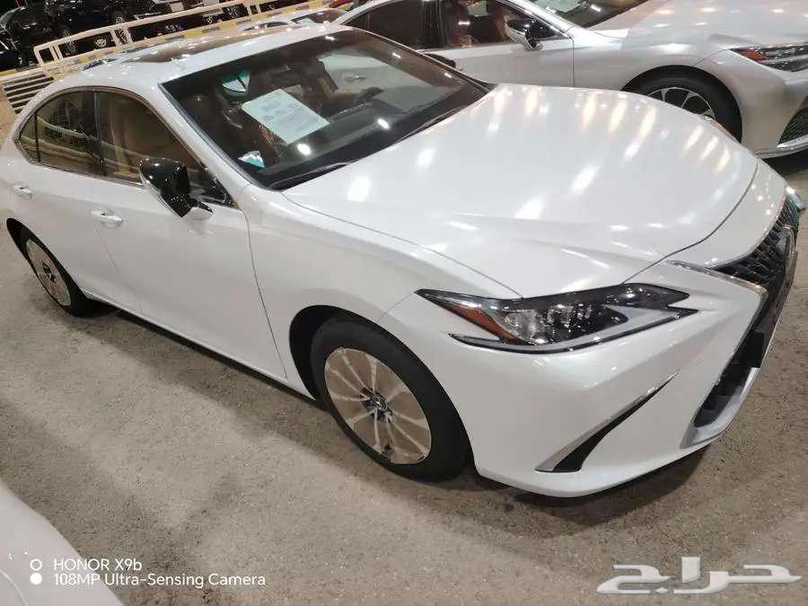 Lexus ES 250 gasoline. AA model 2024, one unit only63178942749827111