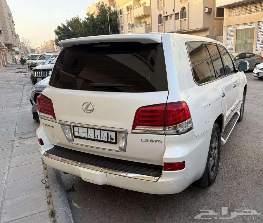 Lexus LX 570631803984995861129