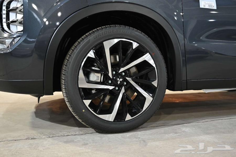 Mitsubishi Outlander Half Full 2025 Saudi New63176217549570114