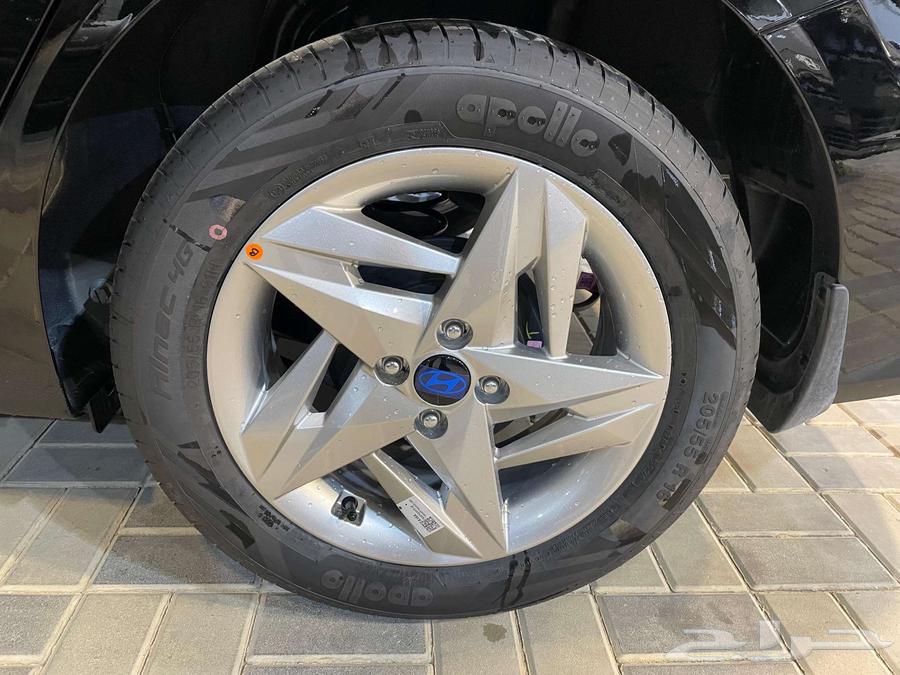 Hyundai Accent Smart 2025, black, cash and installment plans available for all banks63173880432898111