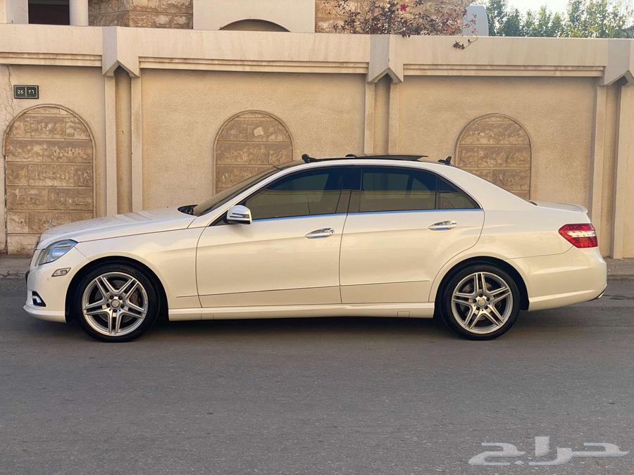 2011 Mercedes E550 Panorama V8 in very excellent condition, rare63172731946881113