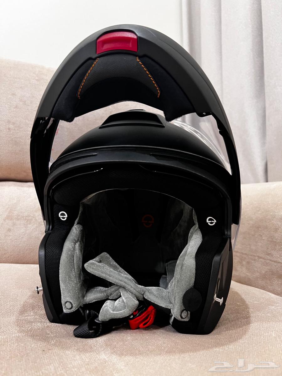 هيلمت نوع schuberth ( المانيه ) جديده مع سينا63172269130881112