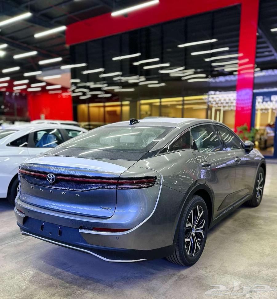 Toyota Crown Premium 2025 model, two installments offer with no profit margin63171350643202112