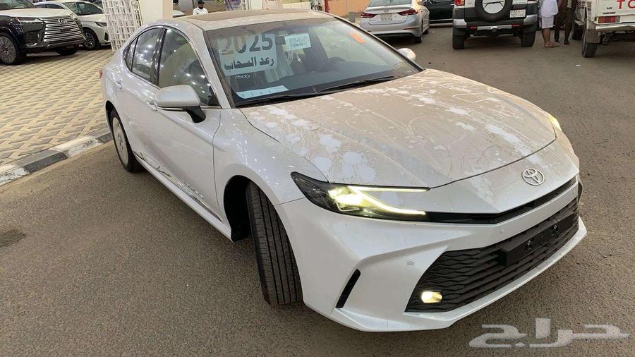 تويوتا كامري نص فل بنزين 202563172744887426112
