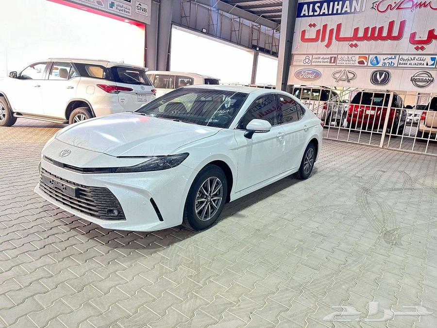 Toyota Camry E gasoline 2025 Saudi white 11250063169494084994113