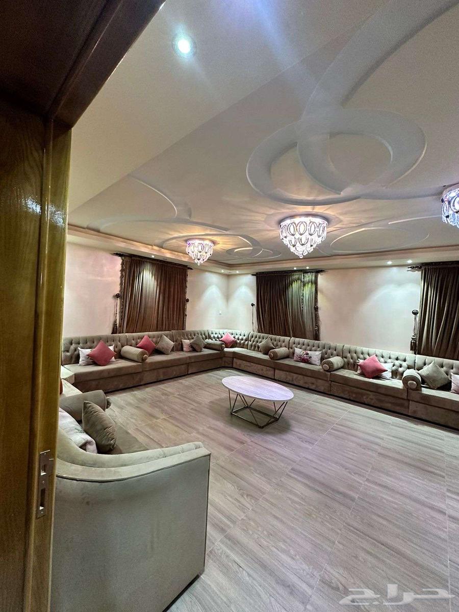 فله دور وملحق كامل الرض بجانب مطار ابها63010618898051113