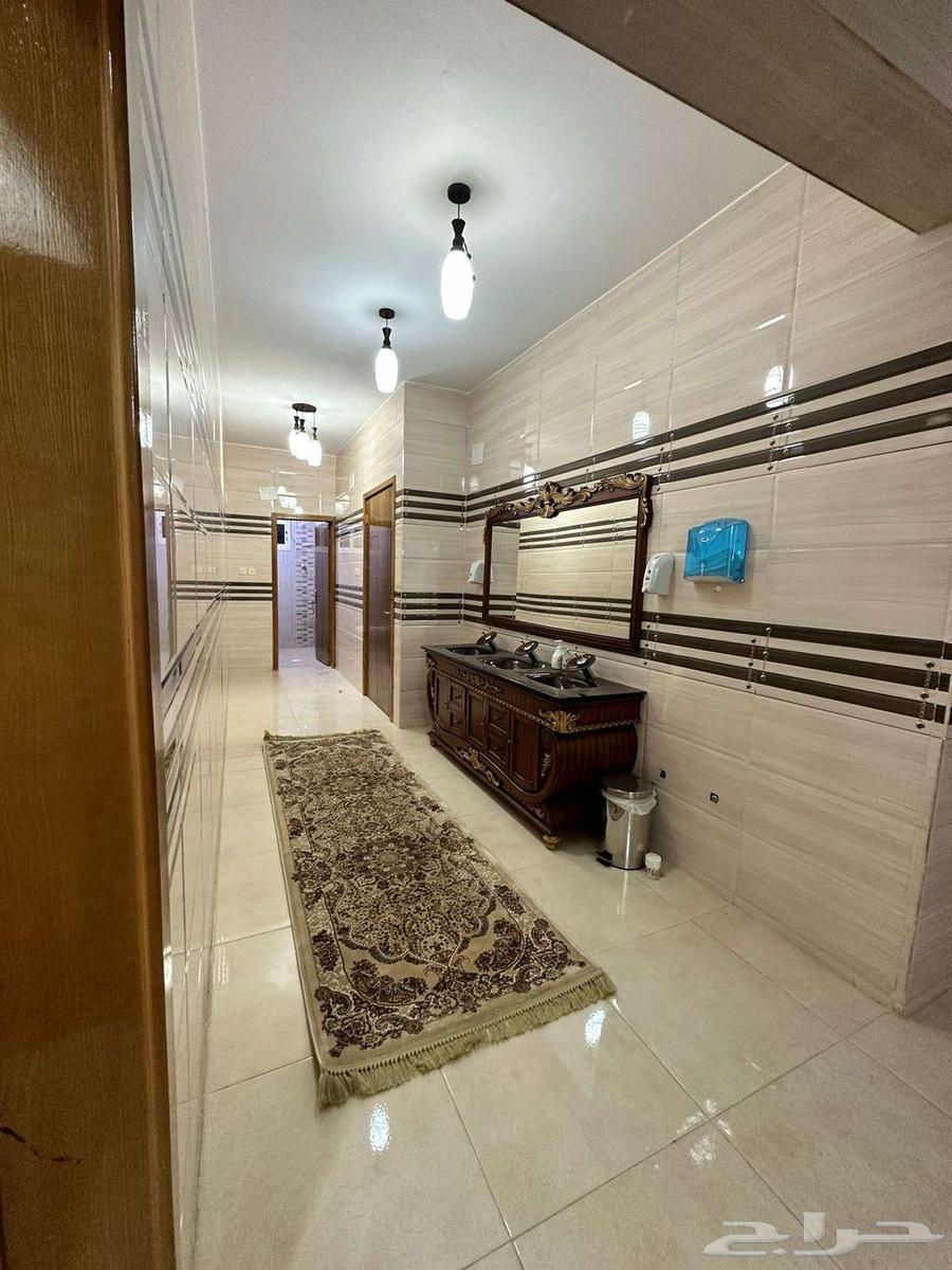 فله دور وملحق كامل الرض بجانب مطار ابها63010618898051111