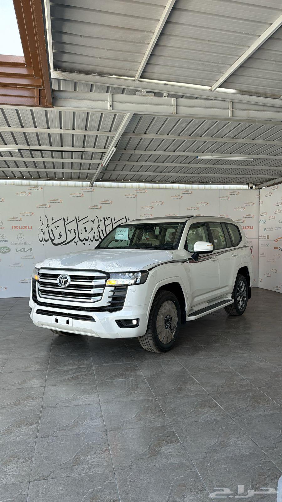 Toyota Land Cruiser GX RL4, full option premium with four cameras, 2025 - 332,00063203199460610111