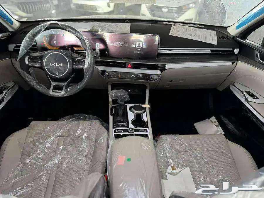 Kia K5 LX trim and upgraded standard model 202563165277139587114