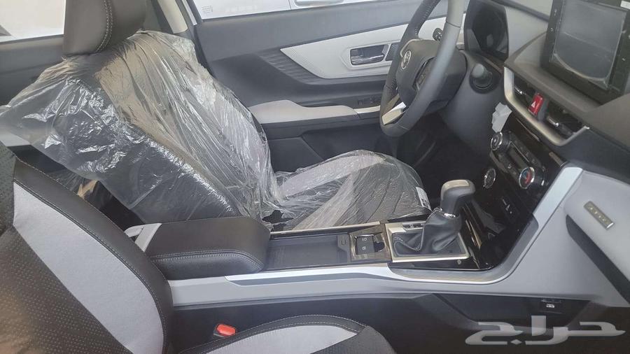 White Toyota Vellfire 202463162986953347112