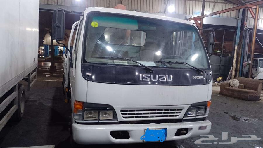 2 Isuzu Dina cars, 2004 model, in good condition63159737445763111