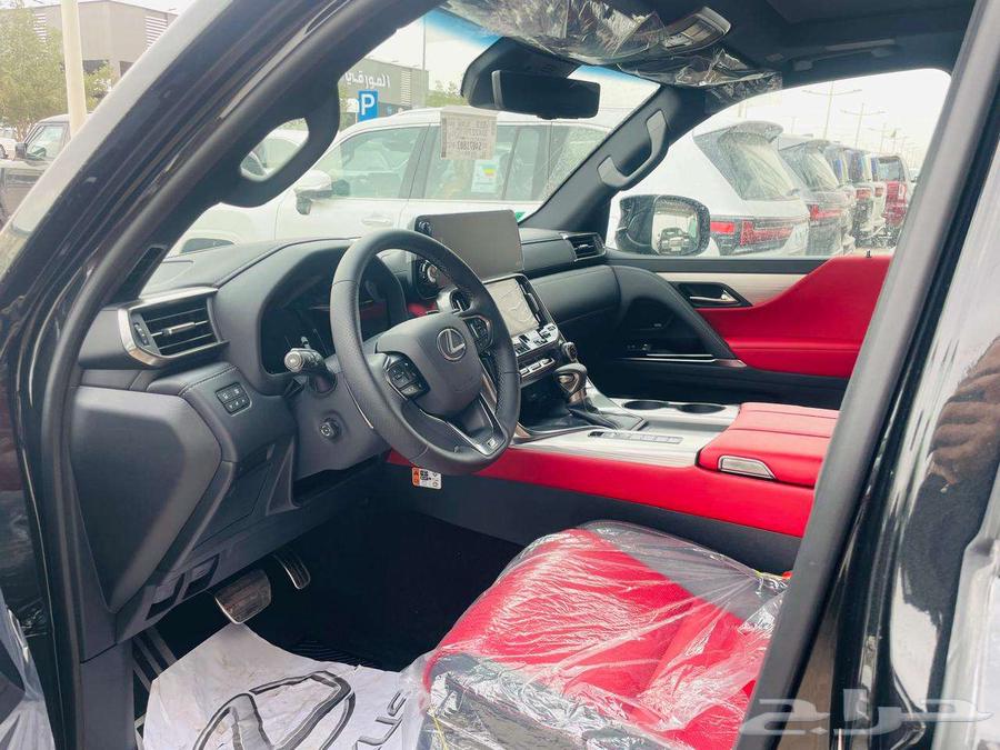 For sale: Lexus 2025 LX600 F Sport, cash or installments.63159279866883113