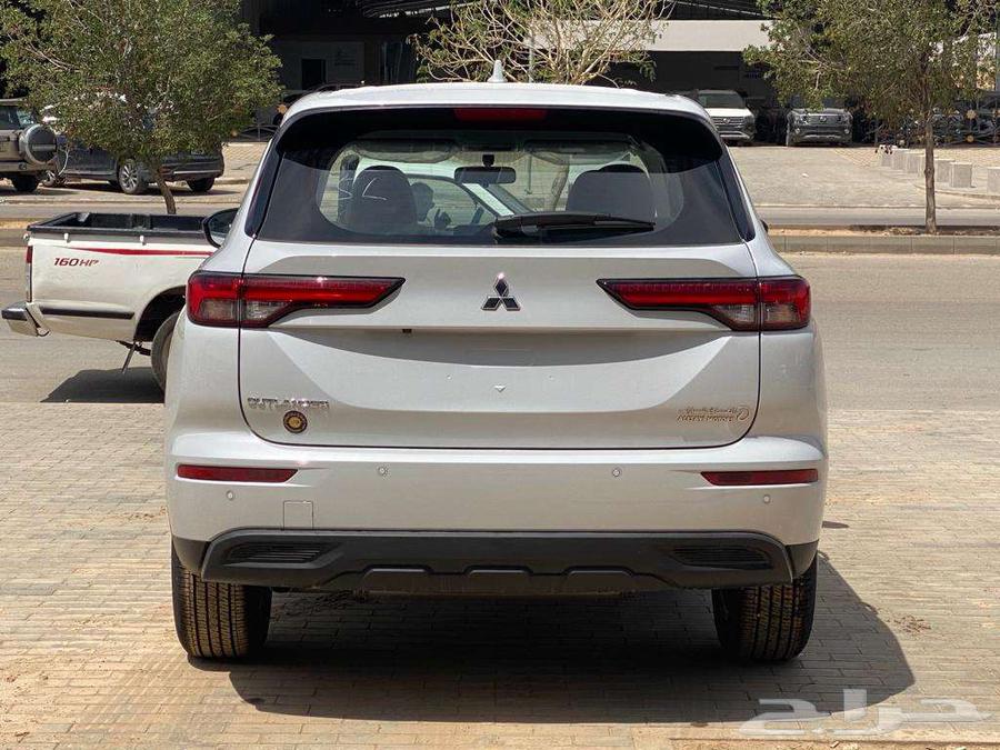 Mitsubishi Outlander Standard 5-Passenger Saudi 202463159755468546114