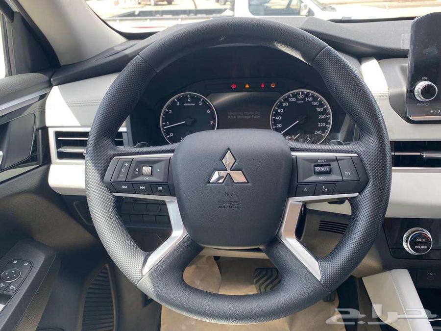 Mitsubishi Outlander Standard 5-passenger Saudi 202563158828043906114
